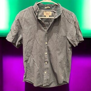 Penguins Men's Checkered Short Sleeve Shirt MEDIUM